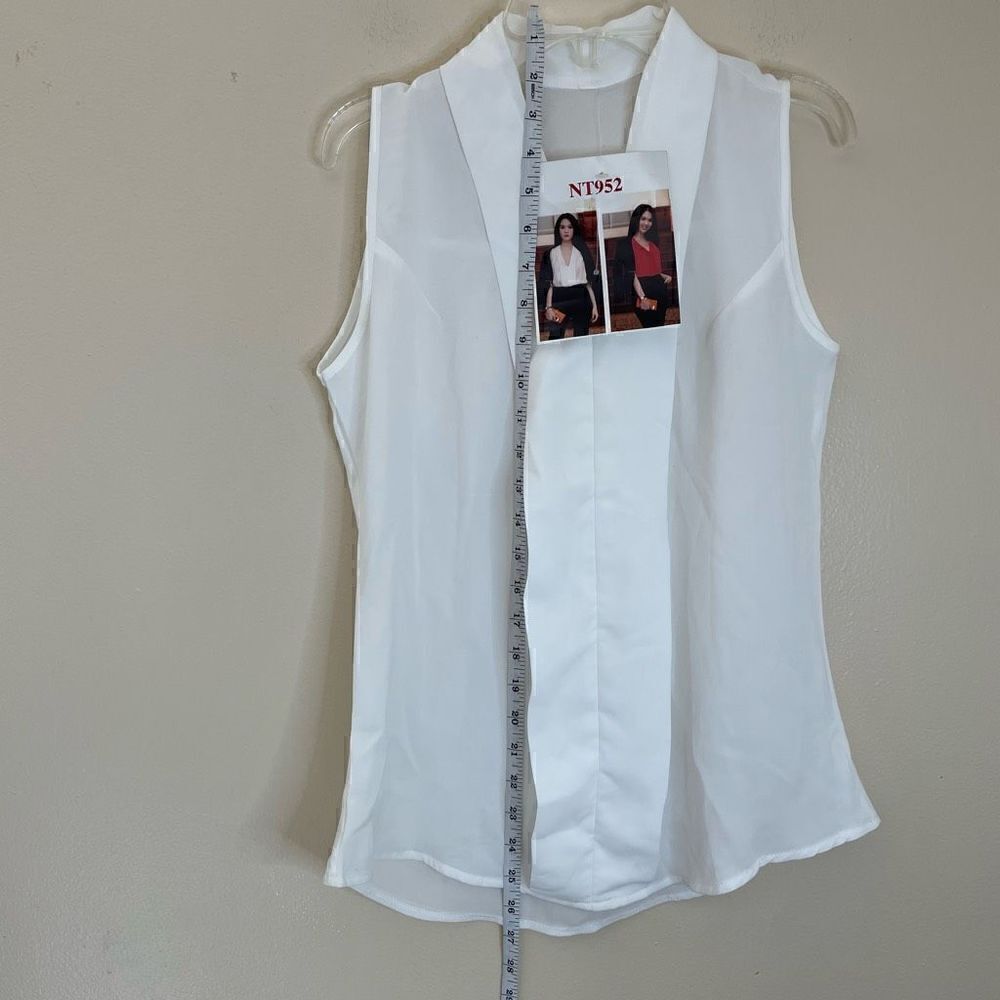 White top|Unbranded| lightweight|V neck| Career wear| Casual - Picture 4 of 7